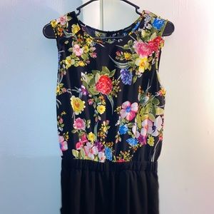 Floral jumpsuit with pockets